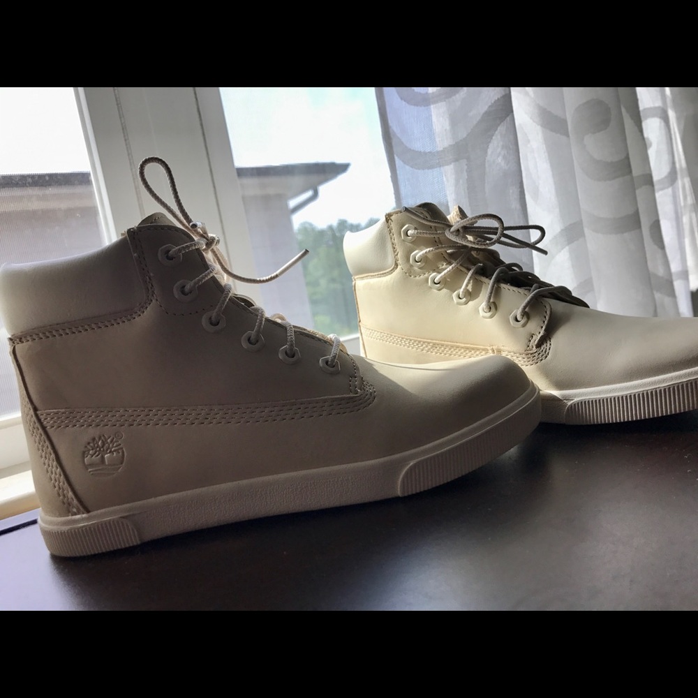 Cream low-cut Timberlands